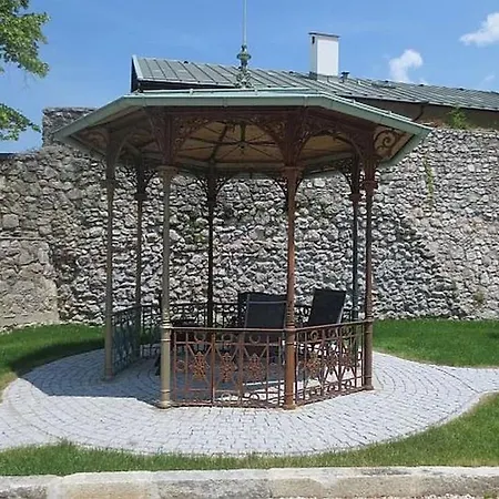 Ueberdurchschnittliche Moeblierte Vier-zimmer-wohnung Im 1 Og In Zentrumsnaher Lage Von * Bad Reichenhall